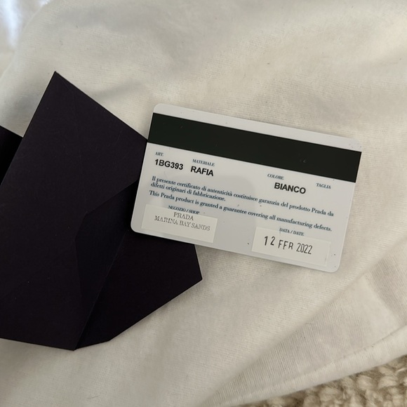 100% authentic new with receipt Prada white and black raffia straw tote bag - Picture 8 of 10